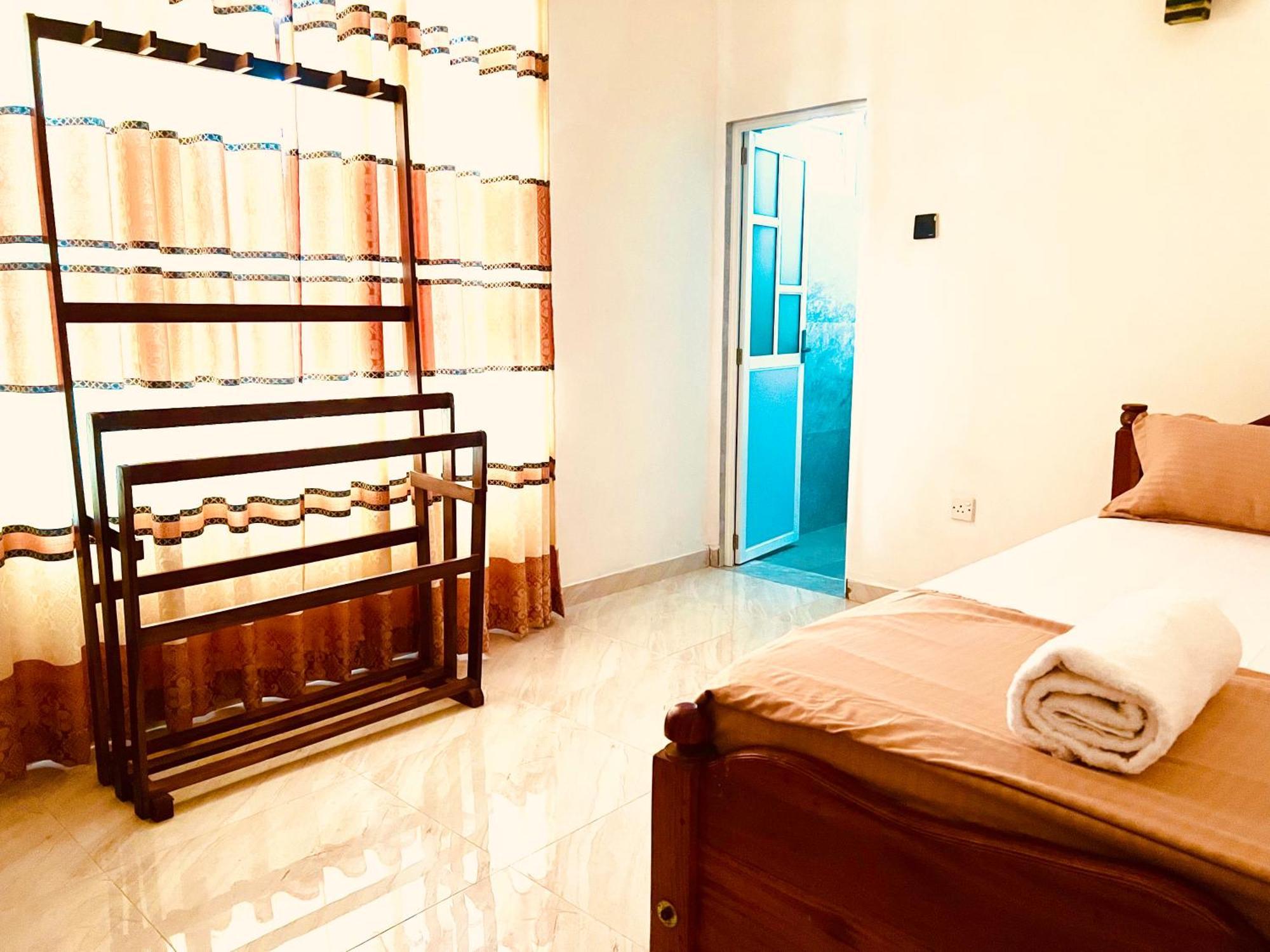 نيجومبو Ahasna Airport Villa المظهر الخارجي الصورة