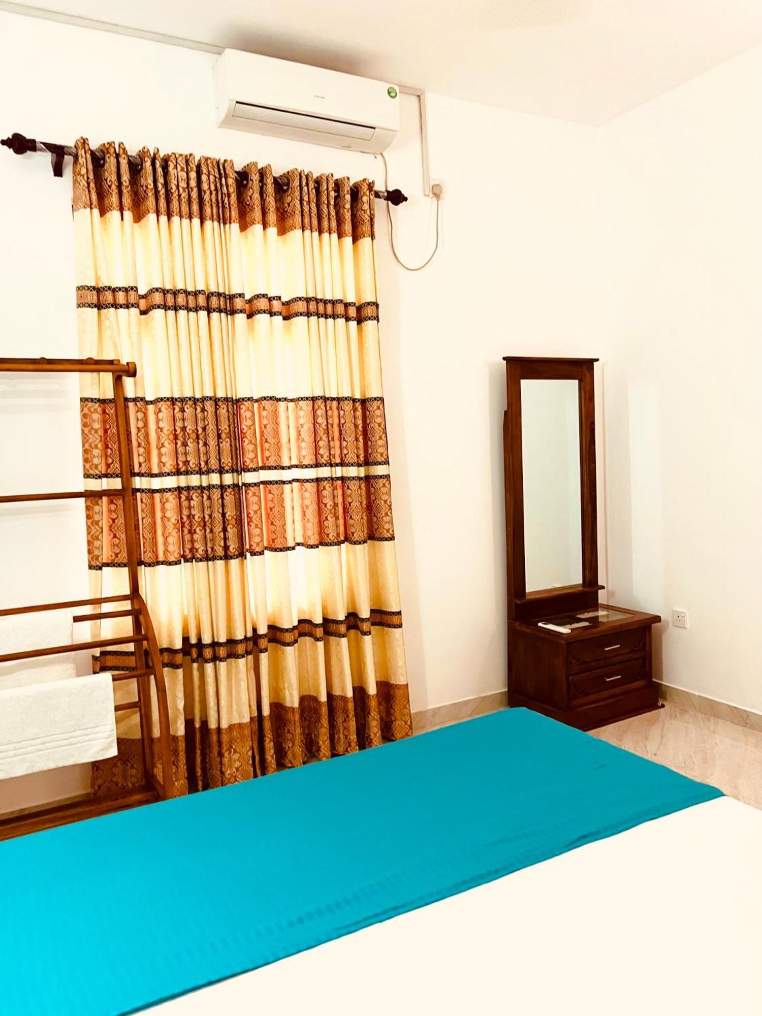 نيجومبو Ahasna Airport Villa المظهر الخارجي الصورة