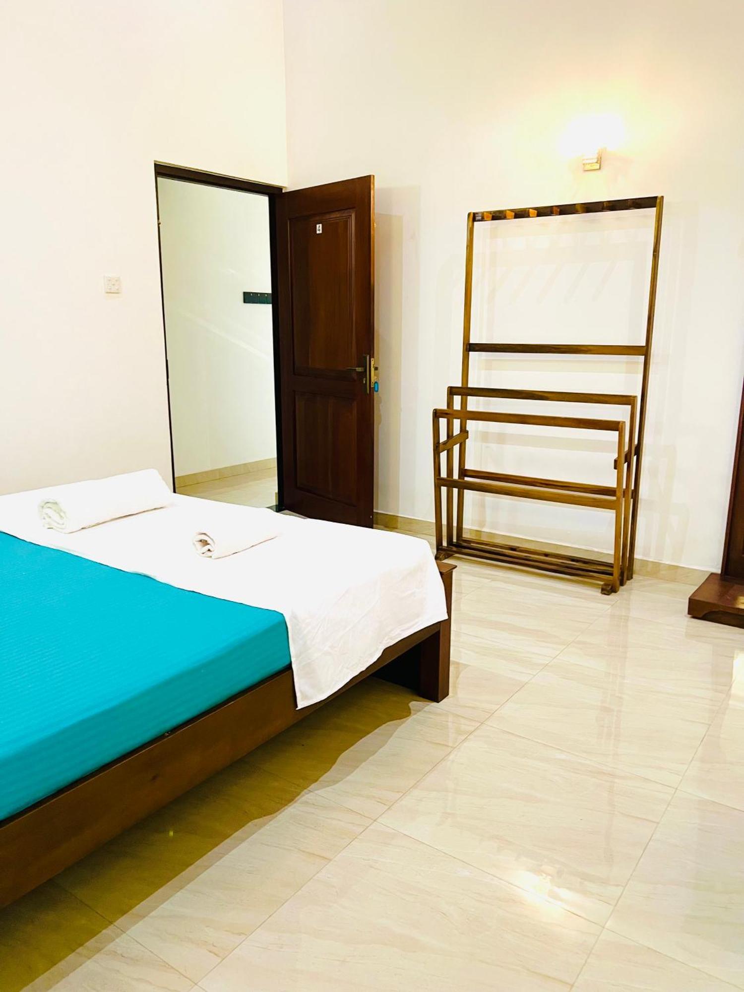 نيجومبو Ahasna Airport Villa المظهر الخارجي الصورة