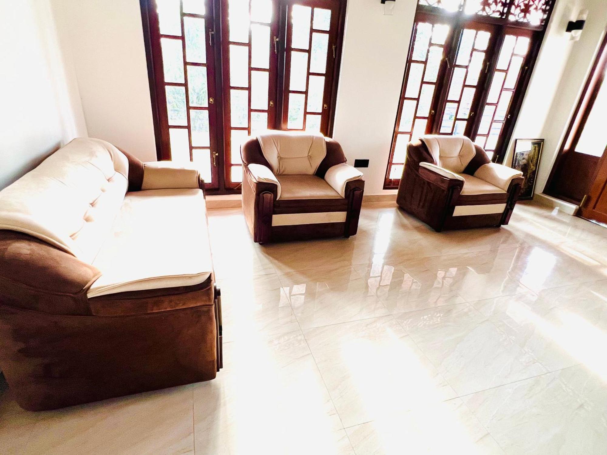 نيجومبو Ahasna Airport Villa المظهر الخارجي الصورة