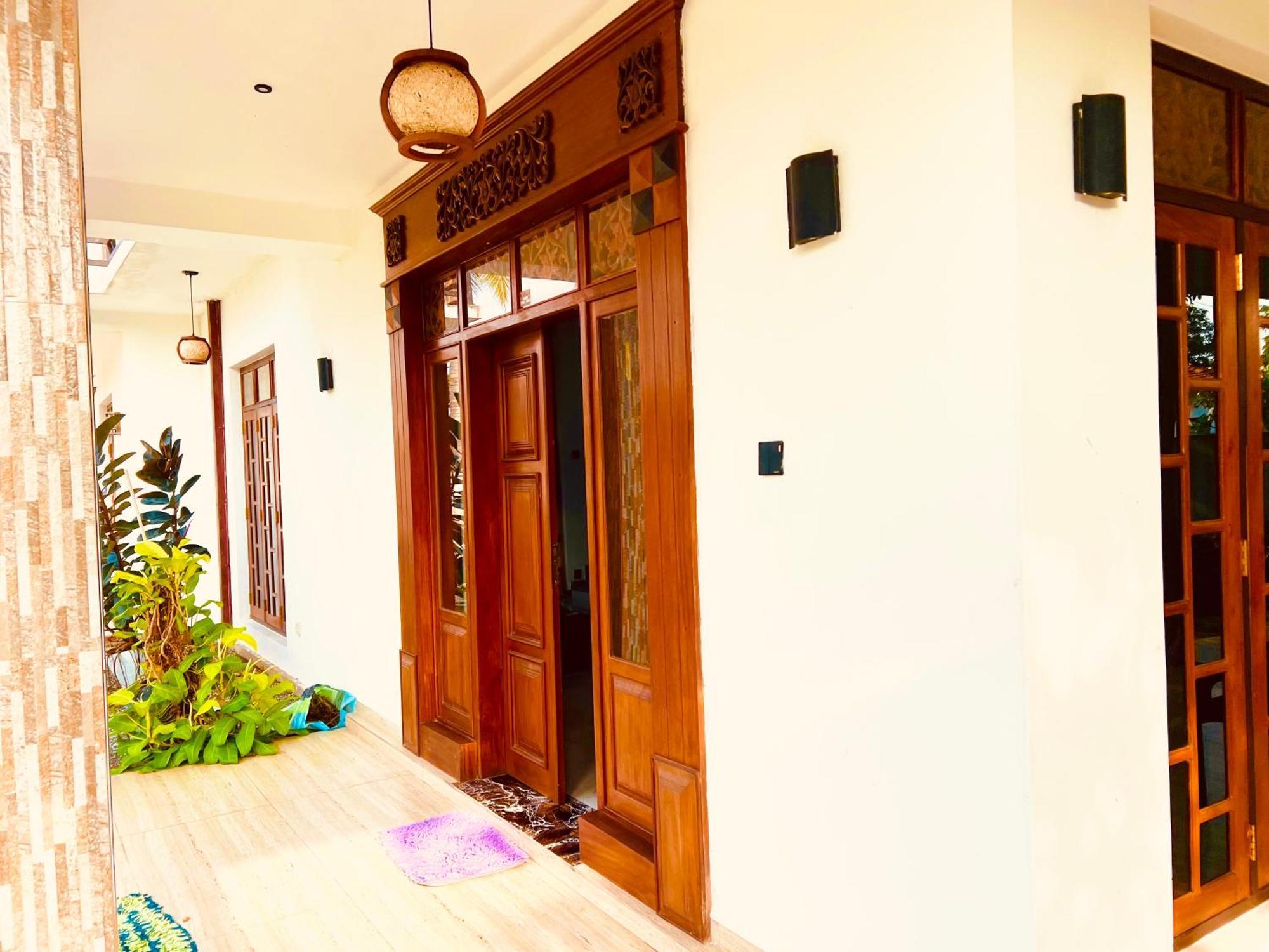 نيجومبو Ahasna Airport Villa المظهر الخارجي الصورة